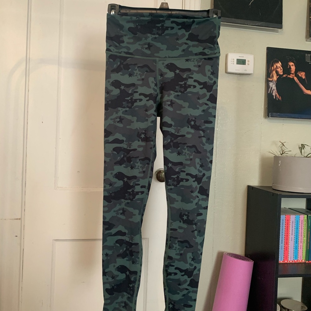 Fabletics camo leggings